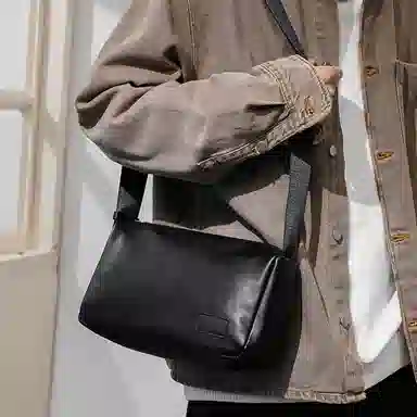 Oldman Head Boston Pillow Bag