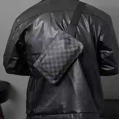 老人头 时尚百搭轻便 合成革 胸包 男款 花纹黑/灰色