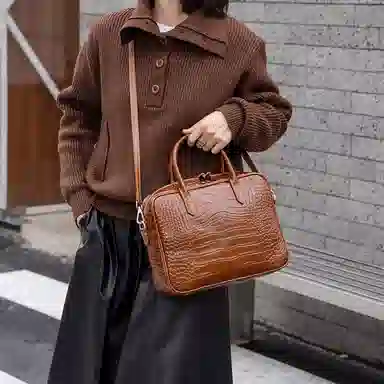 老人头 复古经典鳄鱼纹设计简约时尚单肩斜挎包 牛皮革 手提包 常规 女款 黑色/红色/棕色