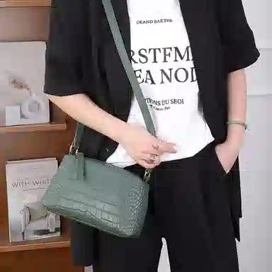 老人头 时尚鳄鱼纹百搭柔软高级质感 牛皮革拼合成革 单肩包 常规 女款 多色