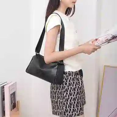 老人头 复古百搭休闲简约纯色枕头包通勤高级设计感斜挎包 头层牛皮 单肩包 女款 黑色