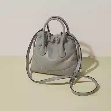 老人头 小香风通勤时尚高级质感气质个性 牛皮拼合成革 水桶包手提包 女款 黑色/白色/浅灰色