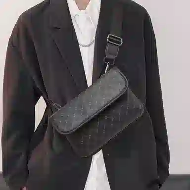 老人头 潮流撞色复古格子轻便实用潮流百搭时尚个性 合成革 斜挎包 男款 黑色