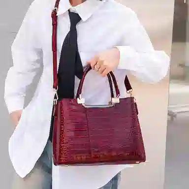 老人头 经典时尚优雅大气百搭实用鳄鱼纹通勤单肩斜挎包 头层牛皮 手提包 常规 女款 红色/黑色/棕色