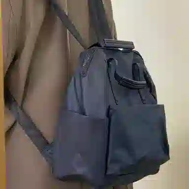 老人头 简约轻便时尚通勤上班百搭 合成革 双肩包 男女同款情侣款 黑色