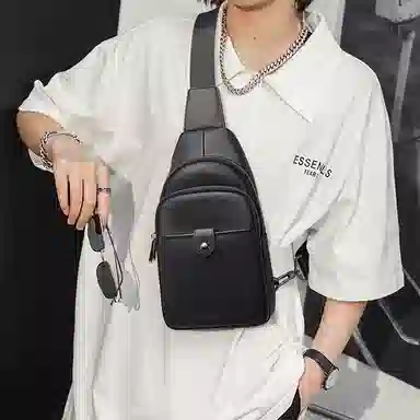 老人头 时尚简约商务轻便通勤斜挎包 头层牛皮 胸包 男款 黑色