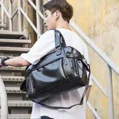 老人头 休闲简约健身斜挎通勤出差行李包 合成革 旅行包 男款 黑色