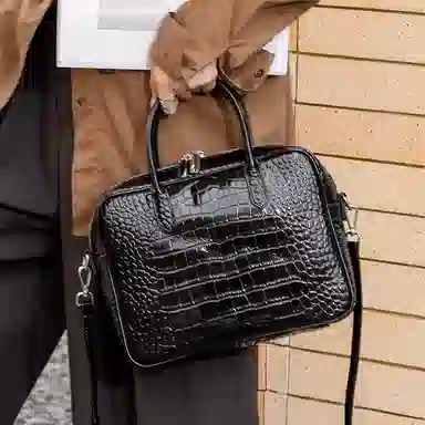 老人头 复古经典鳄鱼纹设计简约时尚单肩斜挎包 牛皮革 手提包 常规 女款 黑色/红色/棕色