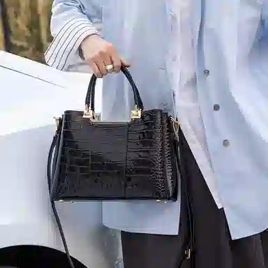 老人头 经典时尚优雅大气百搭实用鳄鱼纹通勤单肩斜挎包 头层牛皮 手提包 常规 女款 红色/黑色/棕色