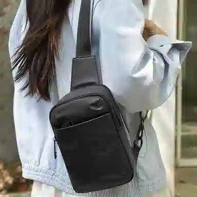 老人头 百搭休闲轻便通勤单肩旅游骑行包 人造革 胸包 男女同款情侣款 多色