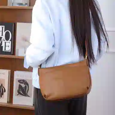 老人头 慵懒风休闲时尚百搭日常通勤柔软单肩包 牛皮革 斜挎包 常规 女款 黑色/浅蓝色/深杏色