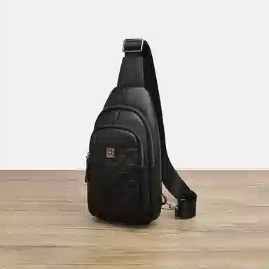 老人头 商务通勤轻便出行单肩斜挎包 头层牛皮 胸包 男款 黑色