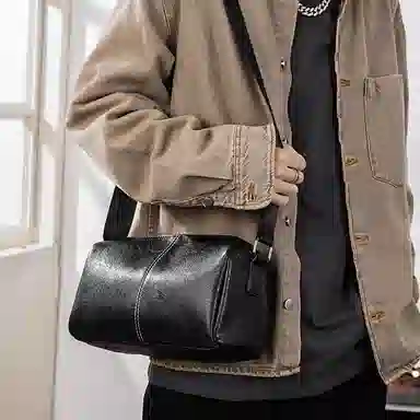 老人头 潮流简约通勤百搭高级感单肩包 合成革 斜挎包 男款 黑色/棕色