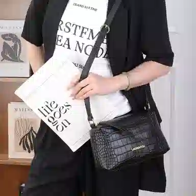 老人头 时尚鳄鱼纹百搭柔软高级质感 牛皮革拼合成革 单肩包 常规 女款 多色