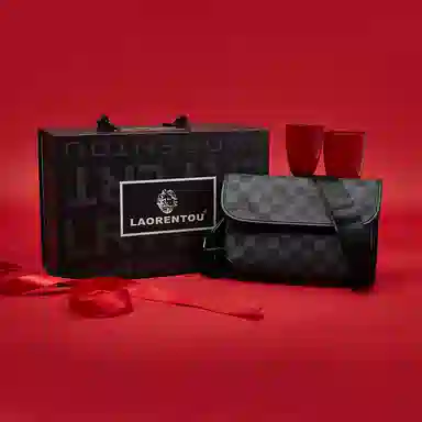 老人头 潮流撞色复古格子轻便实用潮流百搭时尚个性 合成革 斜挎包 男款 黑色