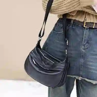 老人头 时尚感气质通勤简约百搭 头层牛皮 单肩斜挎包 女款 黑色