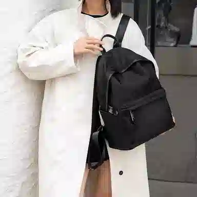 老人头 轻便出行通勤高颜值小众设计感百搭背包 牛皮 双肩包 常规 女款 黑色