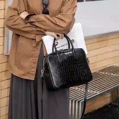 老人头 复古经典鳄鱼纹设计简约时尚单肩斜挎包 牛皮革 手提包 常规 女款 黑色/红色/棕色