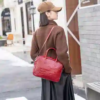 老人头 复古经典鳄鱼纹设计简约时尚单肩斜挎包 牛皮革 手提包 常规 女款 黑色/红色/棕色