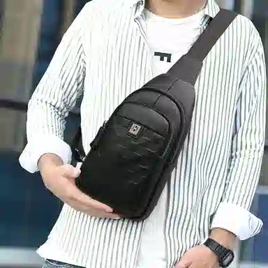 老人头 商务通勤轻便出行单肩斜挎包 头层牛皮 胸包 男款 黑色