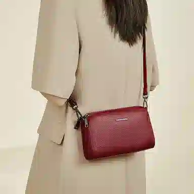 老人头 简约大气纯色优雅气质通勤百搭 头层牛皮 斜挎包 女款 黑色/红色