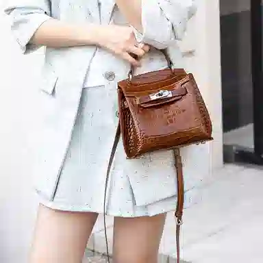 老人头 时尚通勤百搭优雅气质高级质感鳄鱼纹凯莉包 头层牛皮 单肩斜挎手提包 常规 女款 安格拉红/黑色/棕色