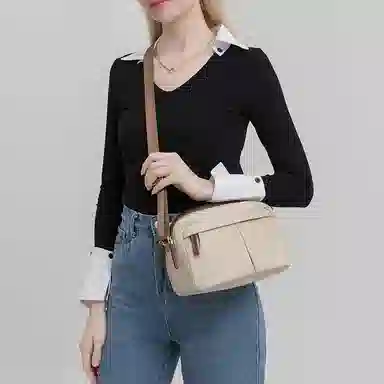 老人头 通勤百搭柔软褶皱设计小众设计感休闲 牛津纺 斜挎包 女款 赫本黑/果仁杏