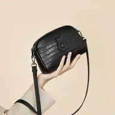 老人头 时尚简约百搭纯色高级质感 牛皮革 单肩斜挎包 女款 黑色