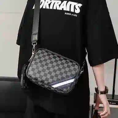 老人头 时尚通勤经典百搭格子潮流个性 合成革 单肩包 常规 男款 黑色