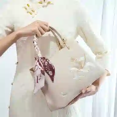 老人头 国风新中式刺绣优雅高级通勤 合成革 单肩斜挎手提包 常规 女款 百合米白