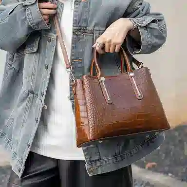 老人头 经典设计时尚百搭潮流高级感鳄鱼纹气质手提单肩包 头层牛皮 斜挎包 常规 女款 黑色/咖啡色/棕色