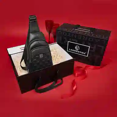 老人头 商务通勤轻便出行单肩斜挎包 头层牛皮 胸包 男款 黑色