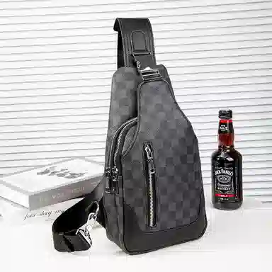 老人头 经典时尚潮流百搭 合成革 胸包 常规 男款 黑色