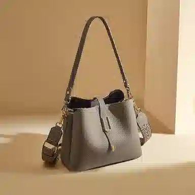 老人头 时尚百搭 牛皮拼合成革 斜挎包 女款 灰色