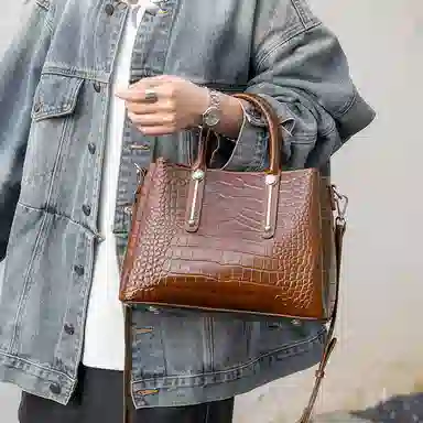 老人头 经典设计时尚百搭潮流高级感鳄鱼纹气质手提单肩包 头层牛皮 斜挎包 常规 女款 黑色/咖啡色/棕色