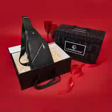 老人头 商务通勤休闲简约时尚斜挎包 头层牛皮 胸包 常规 男款 黑色