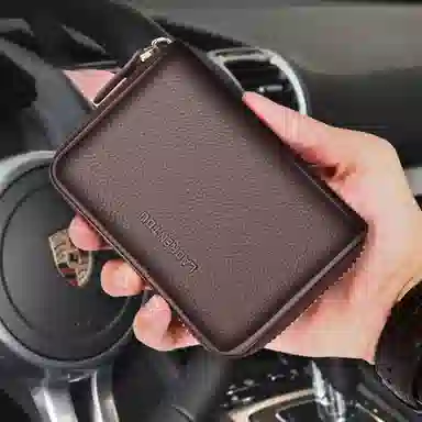 Laorentou Card Holder