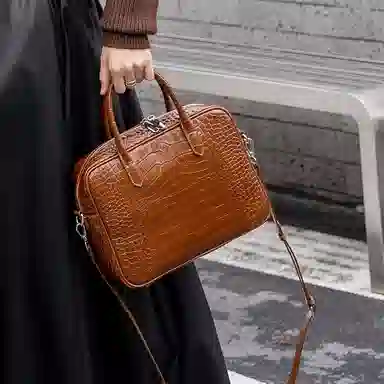 老人头 复古经典鳄鱼纹设计简约时尚单肩斜挎包 牛皮革 手提包 常规 女款 黑色/红色/棕色