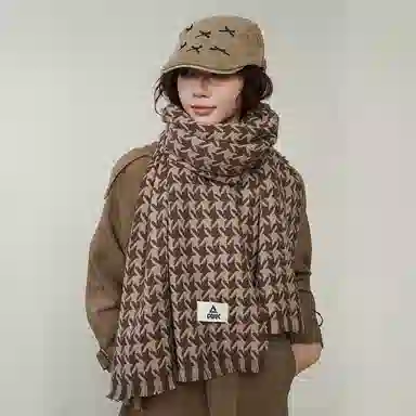 PEAK Houndstooth Scarf