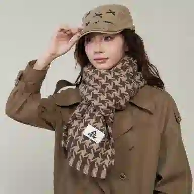 PEAK Houndstooth Scarf
