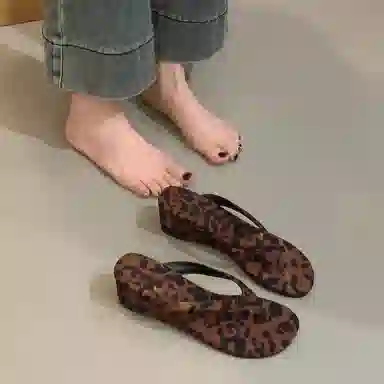 美洲爵士 小众时尚豹纹通勤百搭人字拖鞋 女