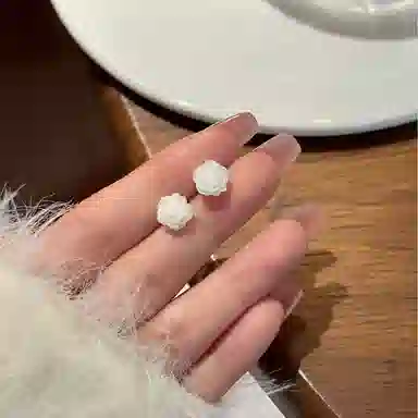 【鲜花】 千桐 甜美清新彩色花朵 小巧精致 不重样 防过敏 塑料 耳钉 男女同款情侣款