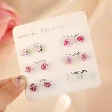 【鲜花】 千桐 甜美清新彩色花朵 小巧精致 不重样 防过敏 塑料 耳钉 男女同款情侣款