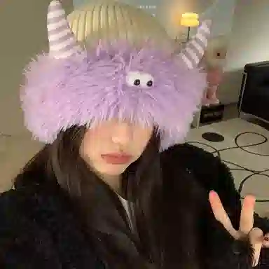 千桐 冬季毛茸茸雪怪豆豆眼怪兽小角 聚酯纤维 绒线帽 男女同款情侣款