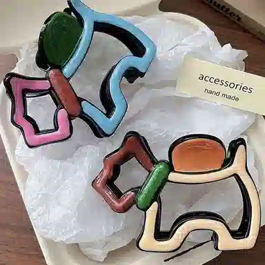 千桐 多巴胺卡通可爱撞色小狗抓夹盘发鲨鱼夹日常百搭饰品 亚克力 发夹 女款