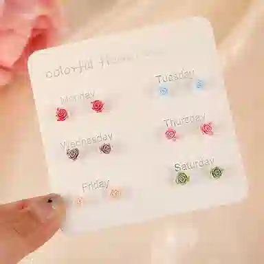 【花点时间】 千桐 甜美清新彩色花朵 小巧精致 不重样 防过敏养耳洞 塑料 耳钉 男女同款情侣款