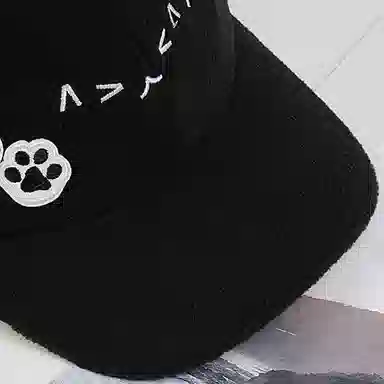 千桐 二次元呆萌宅系少女可爱猫娘猫耳颜文字爪印颗粒绒 棉 鸭舌帽 女款