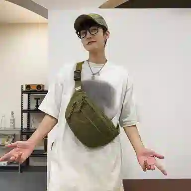 普乐威 日系轻便简约百搭百搭休闲运动骑行通勤 尼龙 胸包 男女同款情侣款 米白色/黑色/黄色/绿色/蓝色