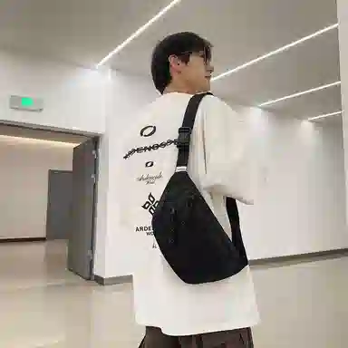 普乐威 日系轻便简约百搭百搭休闲运动骑行通勤 尼龙 胸包 男女同款情侣款 米白色/黑色/黄色/绿色/蓝色