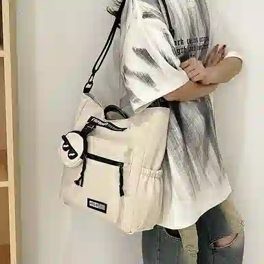 普乐威 高颜值书袋学生时尚百搭 尼龙 单肩斜挎包 男女同款情侣款 白色/黑色/灰色/卡其色